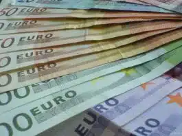 Qui peut me prêter 5 000 euros ? 5000 euros